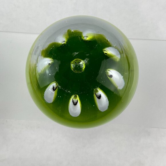 Vintage Blenko Green Controlled Bubbles Glass Paperweight - Picture 5 of 9